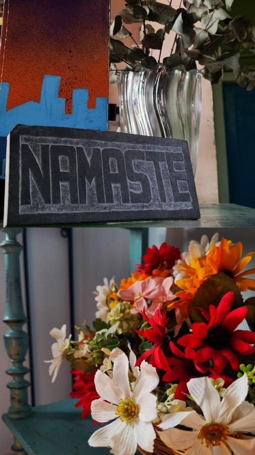 بيت شباب Namaste تبليسي المظهر الخارجي الصورة